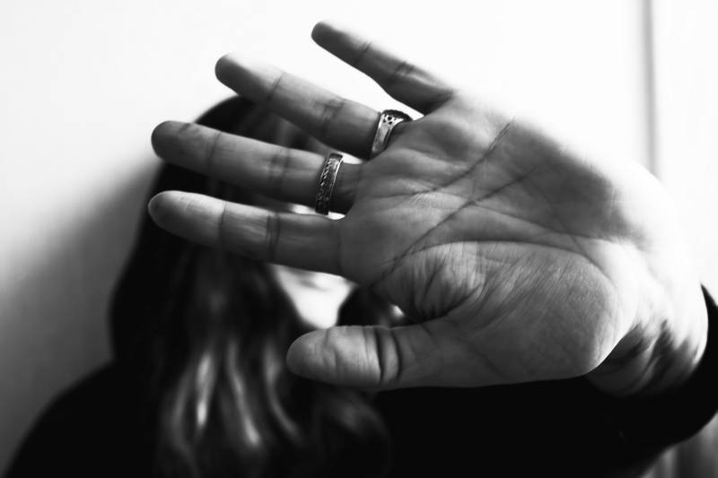 Quelle aide peut attendre une victime de violences conjugales ? Aide financière d'urgence et état des lieux